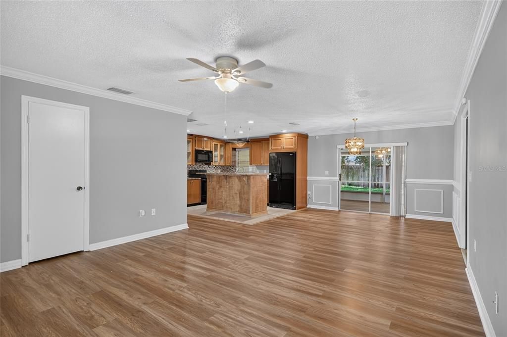 En Venta: $219,900 (2 camas, 2 baños, 1120 Pies cuadrados)