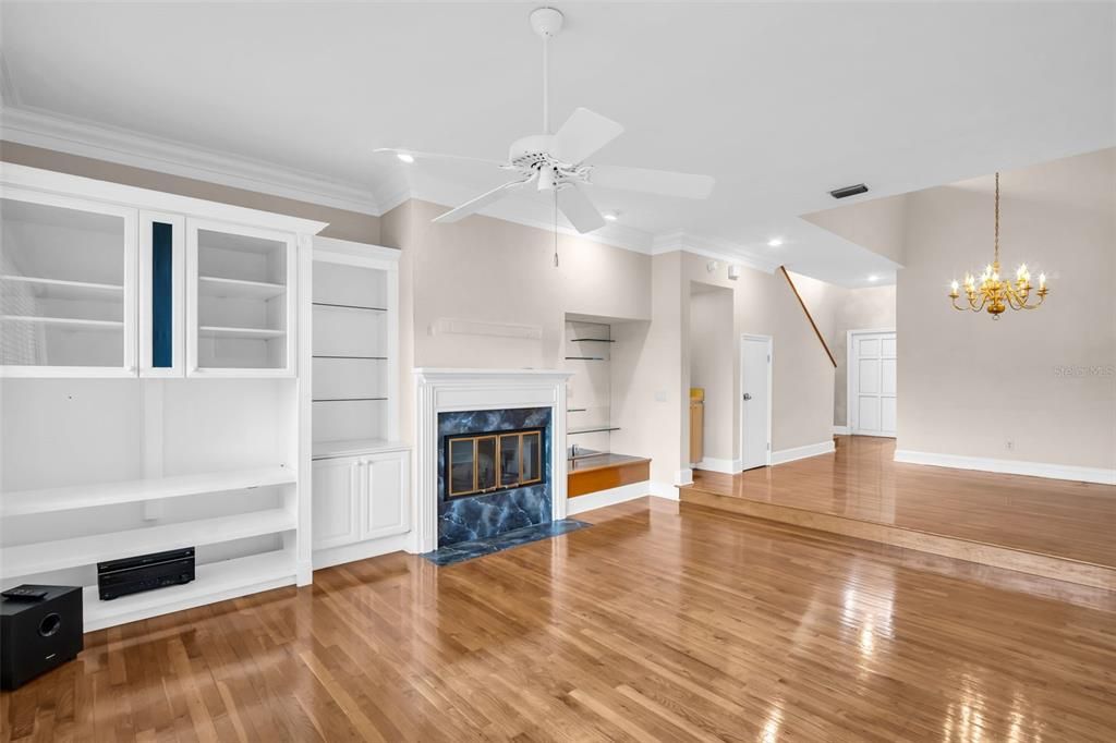 For Sale: $350,000 (3 beds, 3 baths, 2445 Square Feet)