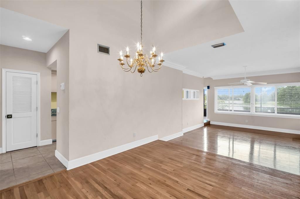 For Sale: $350,000 (3 beds, 3 baths, 2445 Square Feet)
