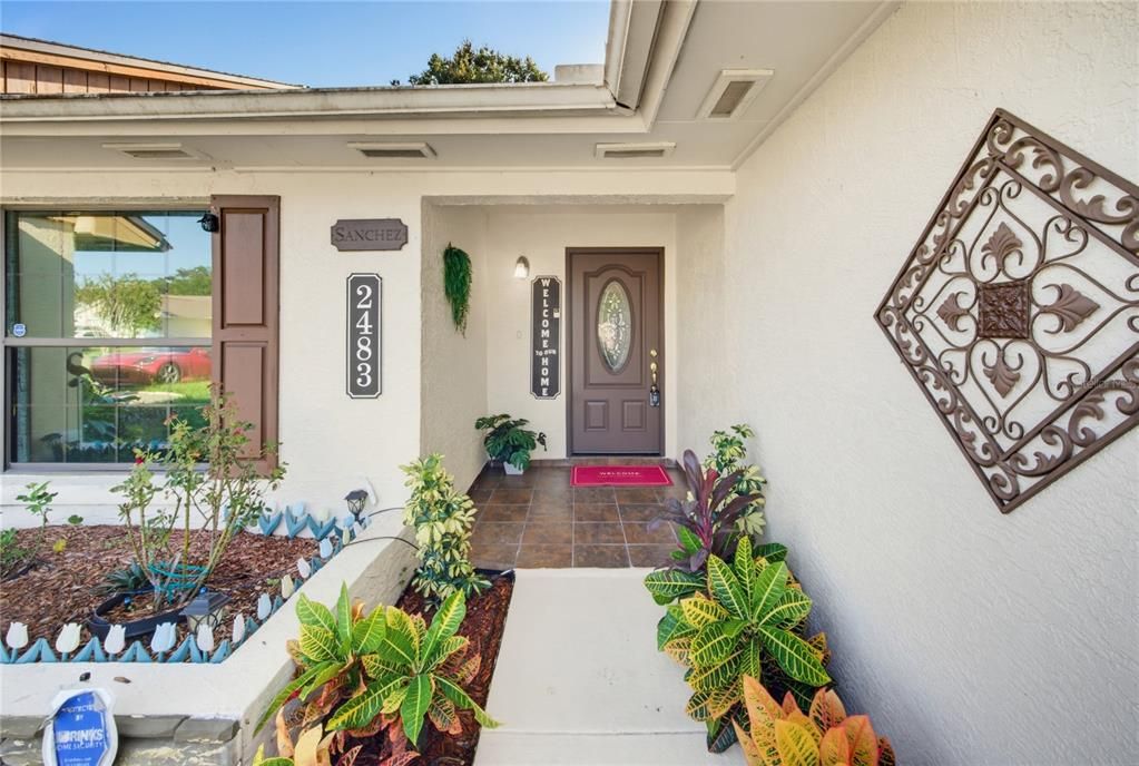 For Sale: $315,000 (2 beds, 2 baths, 981 Square Feet)