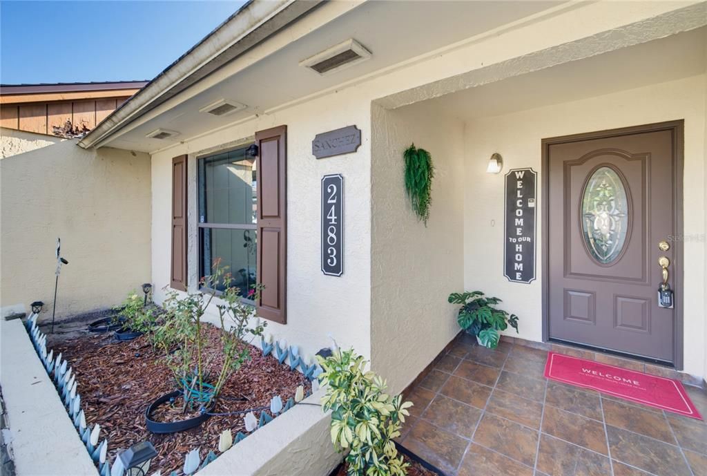 For Sale: $315,000 (2 beds, 2 baths, 981 Square Feet)