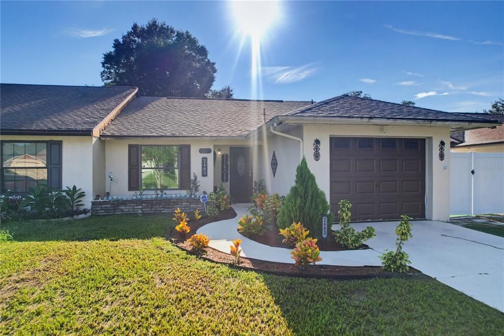 For Sale: $315,000 (2 beds, 2 baths, 981 Square Feet)