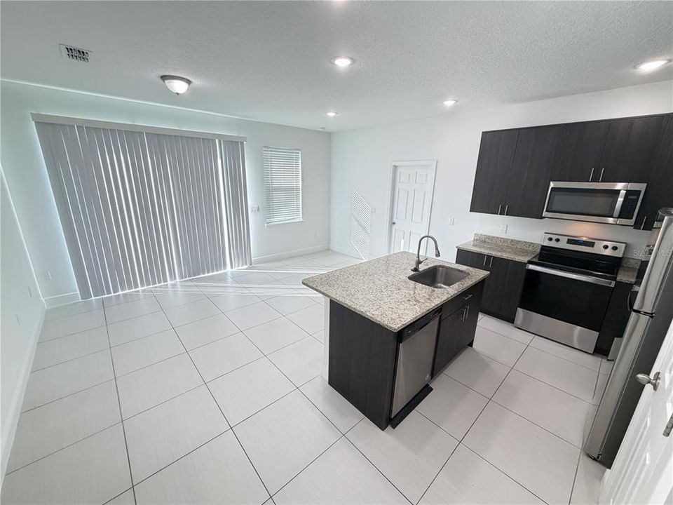 For Rent: $1,675 (3 beds, 2 baths, 1268 Square Feet)