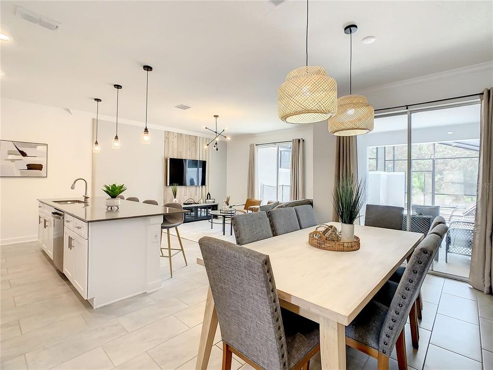 En Venta: $574,000 (4 camas, 3 baños, 1902 Pies cuadrados)