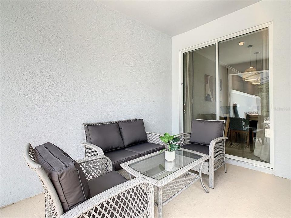 En Venta: $574,000 (4 camas, 3 baños, 1902 Pies cuadrados)