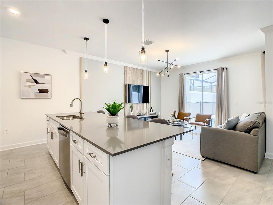 En Venta: $574,000 (4 camas, 3 baños, 1902 Pies cuadrados)