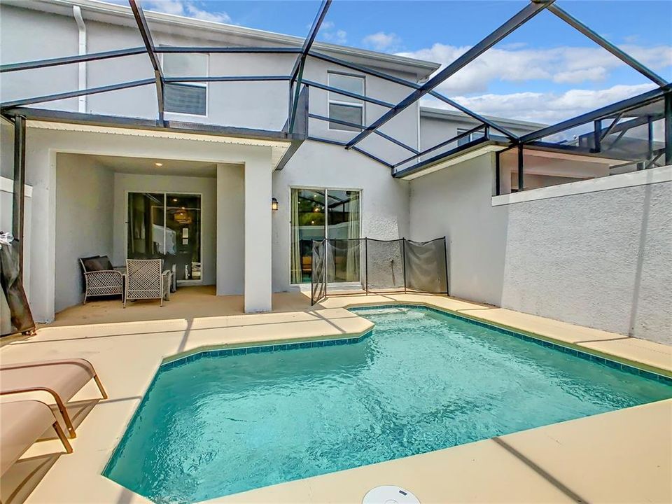En Venta: $574,000 (4 camas, 3 baños, 1902 Pies cuadrados)