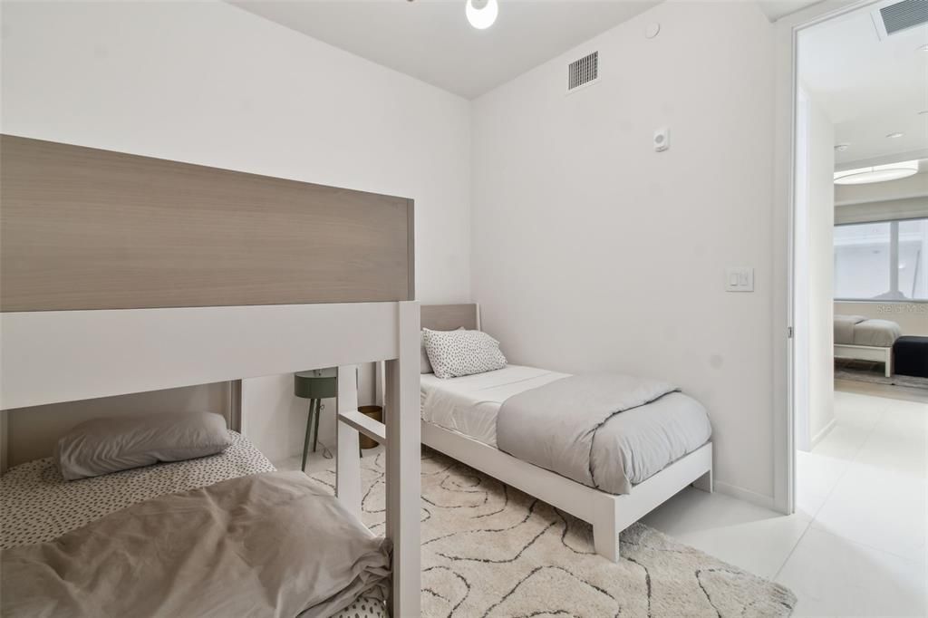 В аренду: $8,500 (3 спален, 3 ванн, 1847 Квадратных фут)