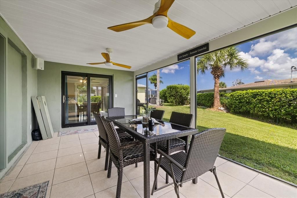 For Sale: $349,999 (2 beds, 2 baths, 1075 Square Feet)
