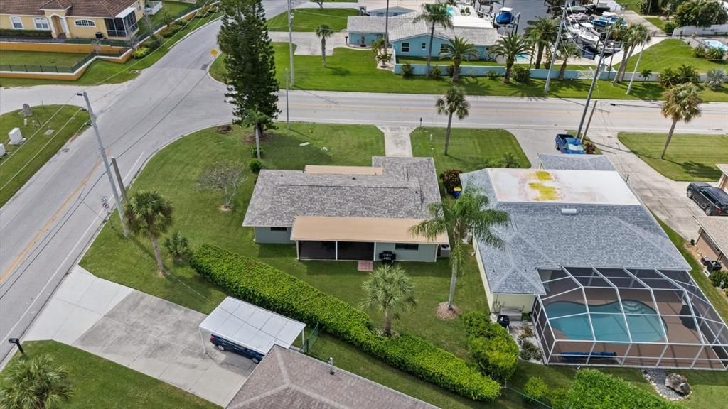 For Sale: $349,999 (2 beds, 2 baths, 1075 Square Feet)