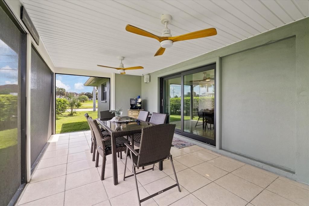 For Sale: $349,999 (2 beds, 2 baths, 1075 Square Feet)
