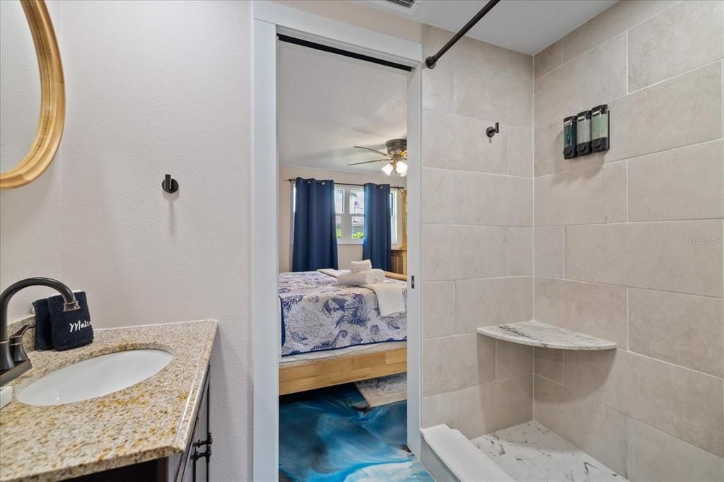 For Sale: $349,999 (2 beds, 2 baths, 1075 Square Feet)