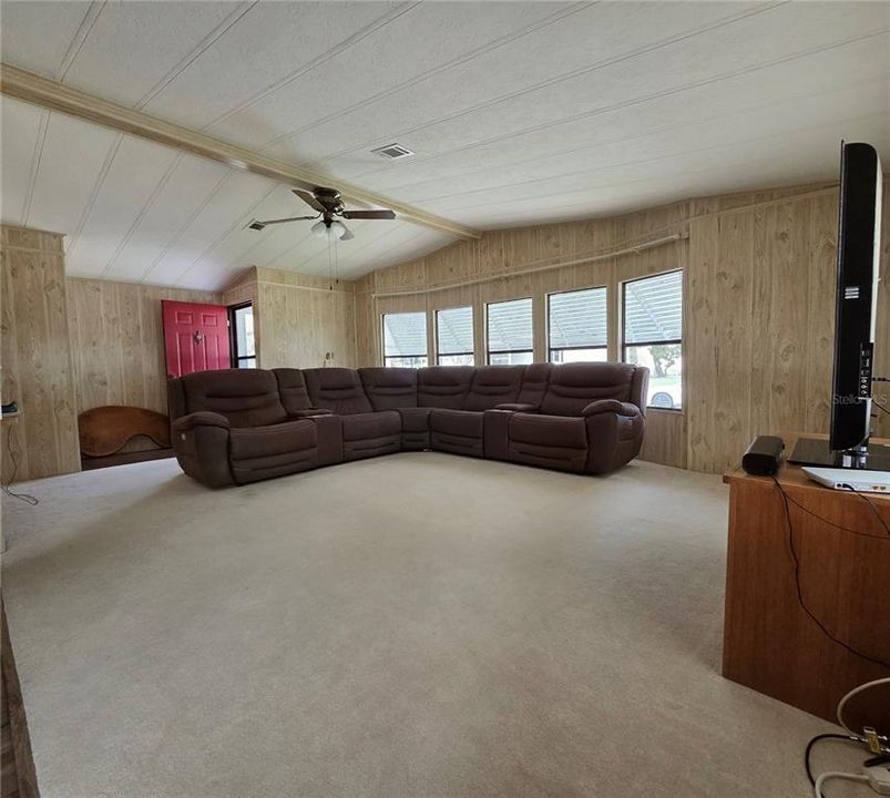 En Venta: $149,900 (2 camas, 2 baños, 1370 Pies cuadrados)
