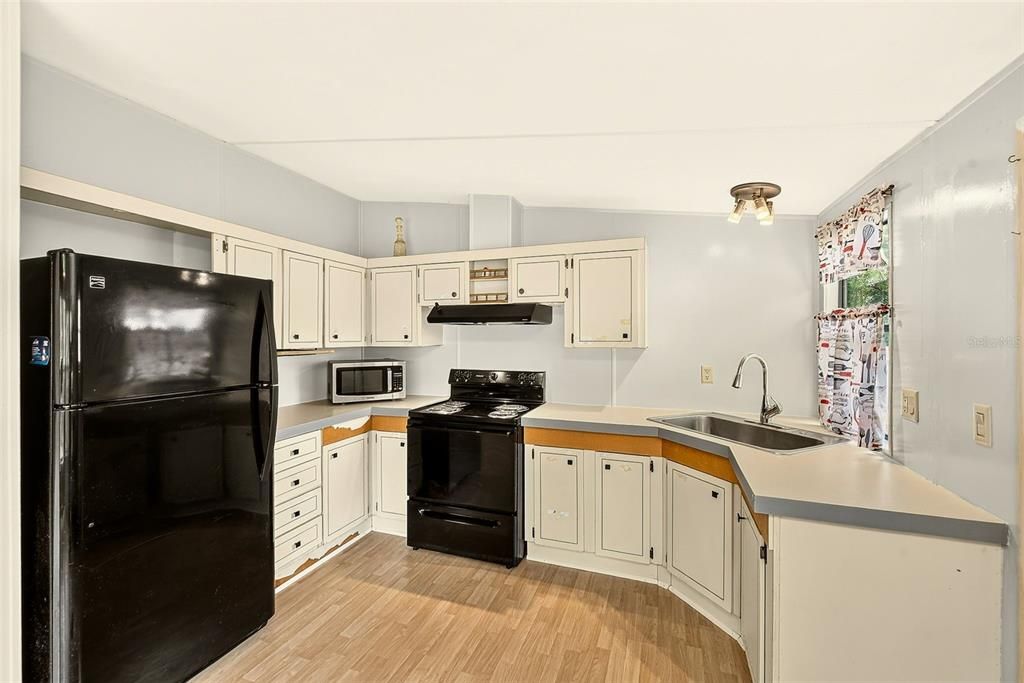 На продажу: $158,000 (2 спален, 1 ванн, 768 Квадратных фут)