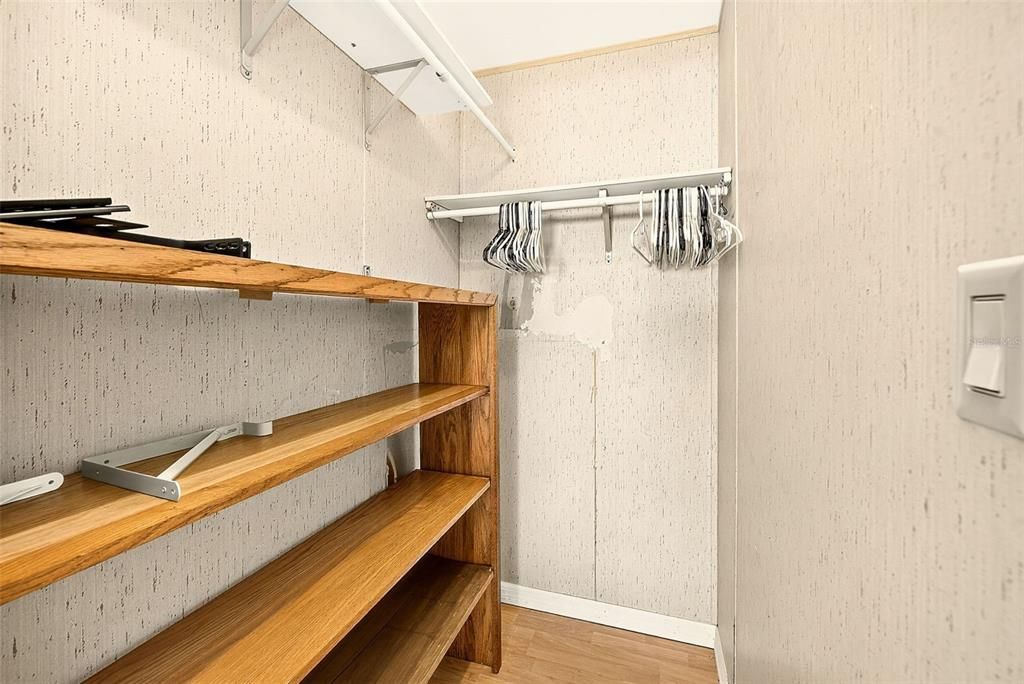 На продажу: $158,000 (2 спален, 1 ванн, 768 Квадратных фут)