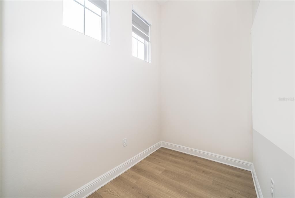En Venta: $1,299,000 (6 camas, 5 baños, 3739 Pies cuadrados)
