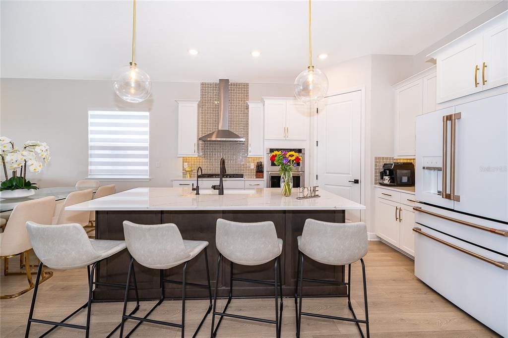 En Venta: $1,299,000 (6 camas, 5 baños, 3739 Pies cuadrados)