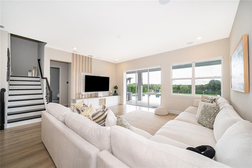 En Venta: $1,299,000 (6 camas, 5 baños, 3739 Pies cuadrados)