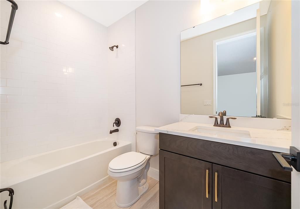 En Venta: $1,299,000 (6 camas, 5 baños, 3739 Pies cuadrados)