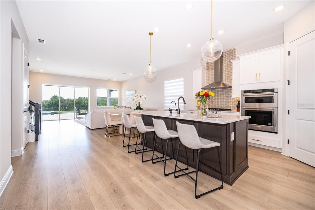 En Venta: $1,299,000 (6 camas, 5 baños, 3739 Pies cuadrados)