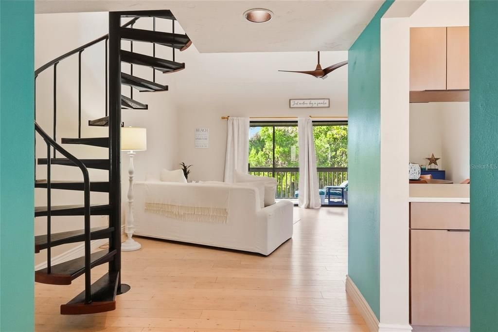 For Sale: $255,000 (2 beds, 2 baths, 1223 Square Feet)