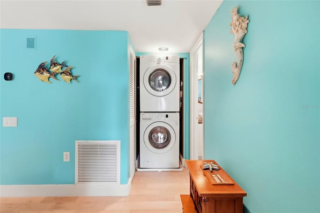 For Sale: $255,000 (2 beds, 2 baths, 1223 Square Feet)