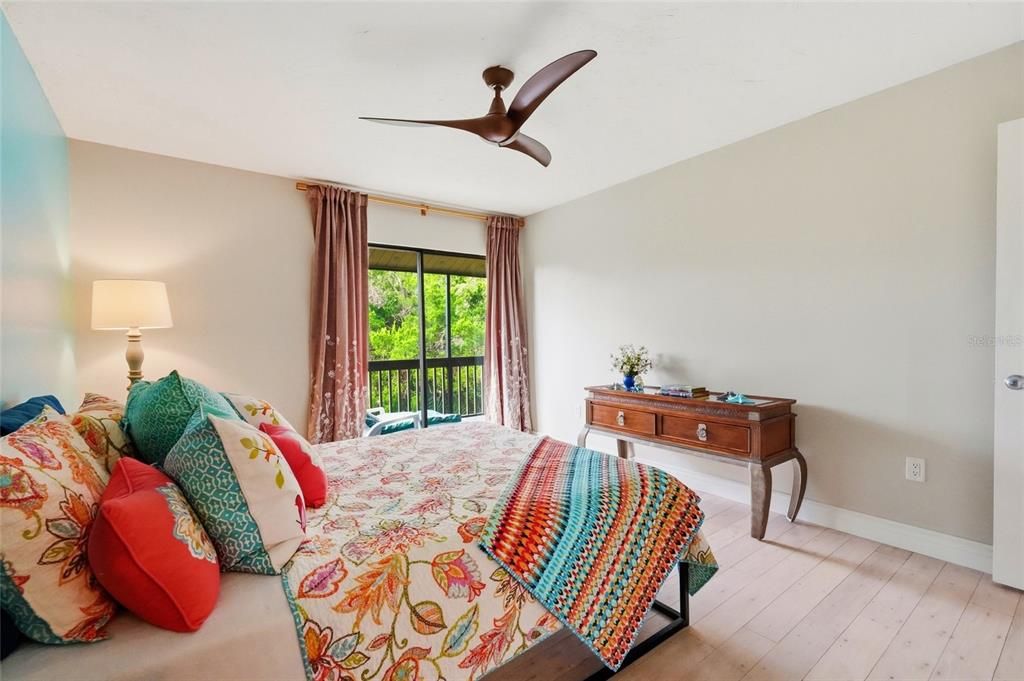 For Sale: $255,000 (2 beds, 2 baths, 1223 Square Feet)