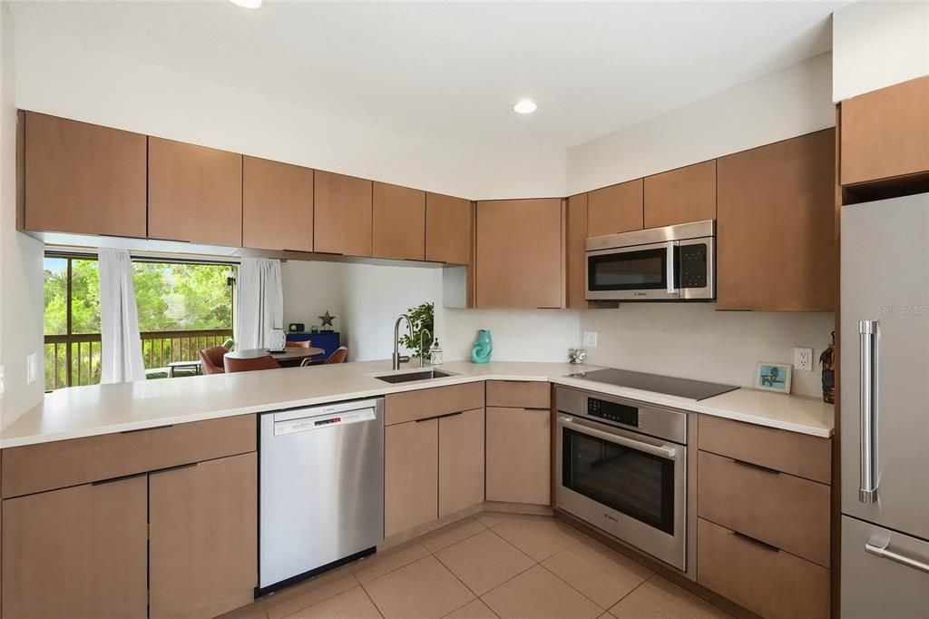 For Sale: $255,000 (2 beds, 2 baths, 1223 Square Feet)