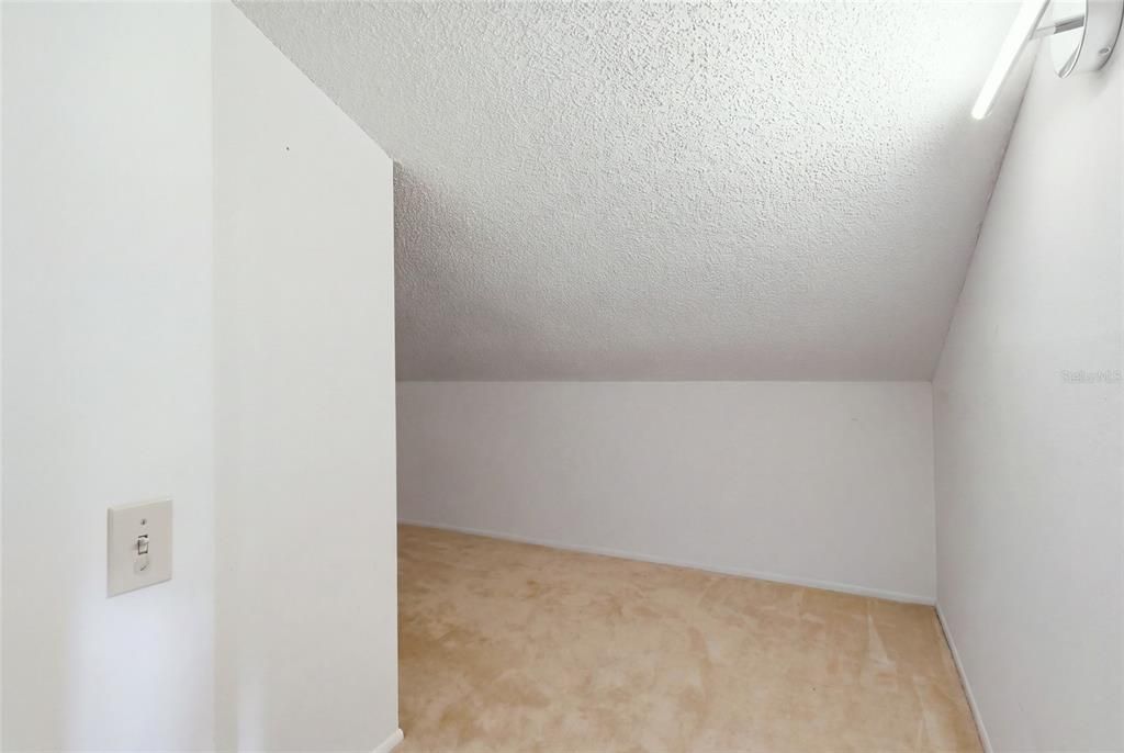 For Sale: $255,000 (2 beds, 2 baths, 1223 Square Feet)