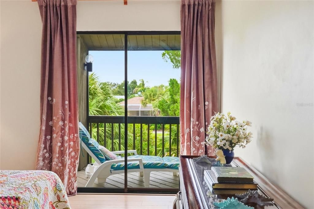For Sale: $255,000 (2 beds, 2 baths, 1223 Square Feet)