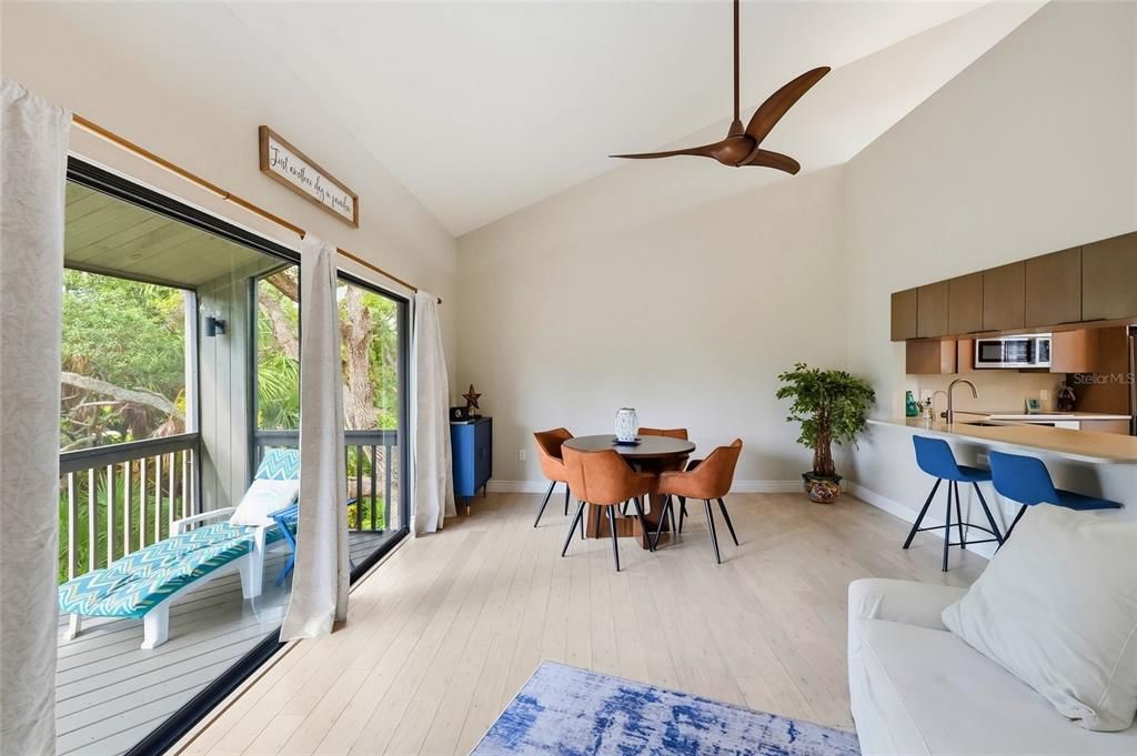 For Sale: $255,000 (2 beds, 2 baths, 1223 Square Feet)