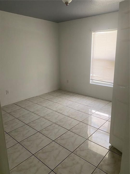 For Rent: $1,600 (3 beds, 2 baths, 1038 Square Feet)