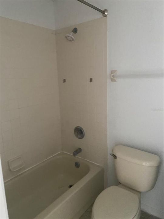 For Rent: $1,600 (3 beds, 2 baths, 1038 Square Feet)