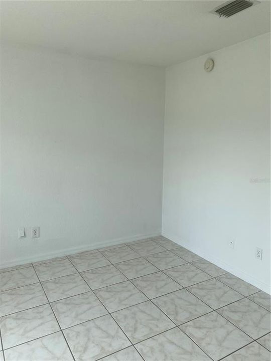 For Rent: $1,600 (3 beds, 2 baths, 1038 Square Feet)