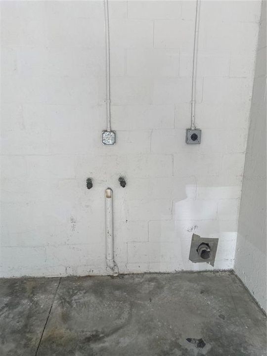 For Rent: $1,600 (3 beds, 2 baths, 1038 Square Feet)