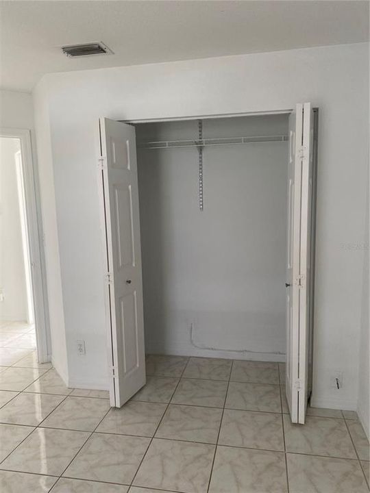 For Rent: $1,600 (3 beds, 2 baths, 1038 Square Feet)