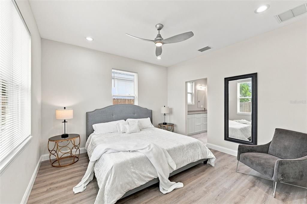 For Rent: $3,695 (3 beds, 2 baths, 1550 Square Feet)