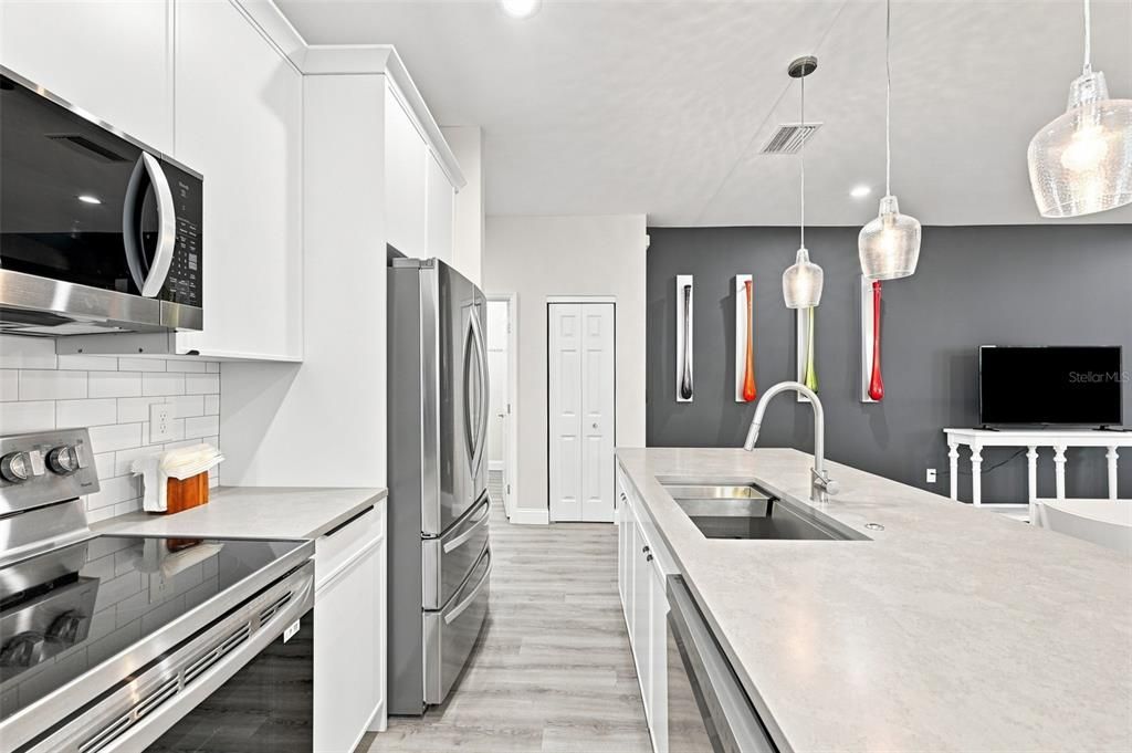 For Rent: $3,695 (3 beds, 2 baths, 1550 Square Feet)