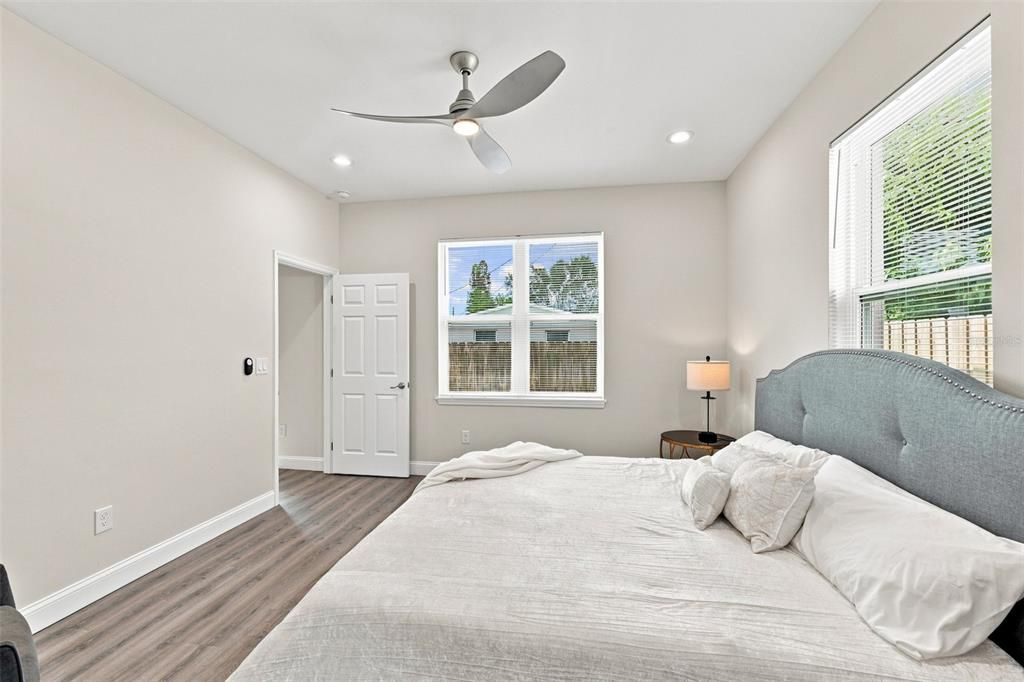 For Rent: $3,695 (3 beds, 2 baths, 1550 Square Feet)