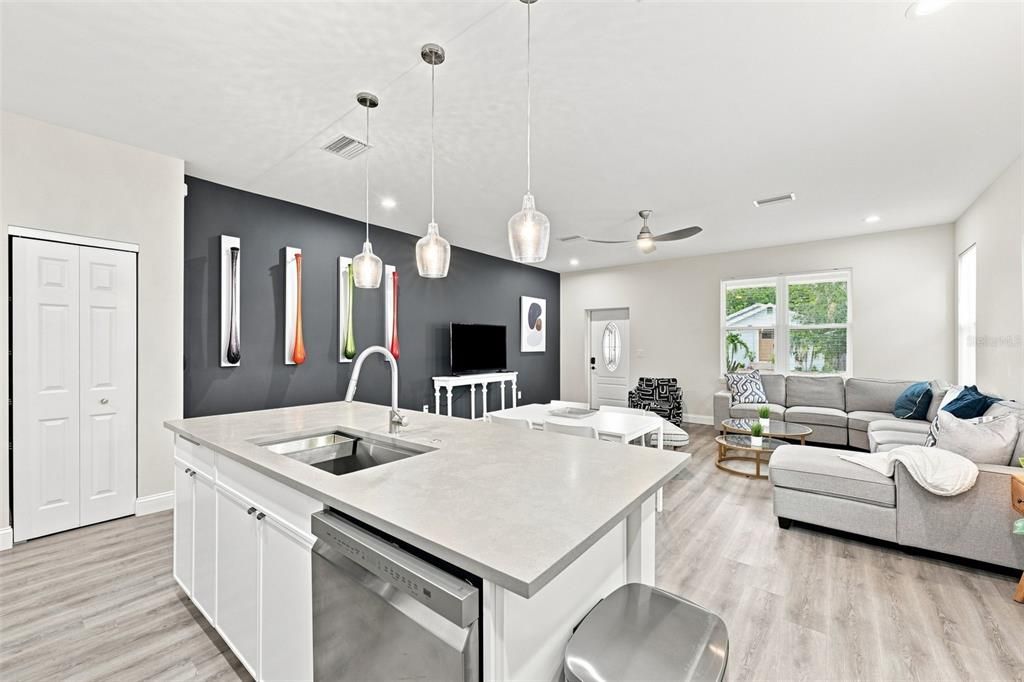 For Rent: $3,695 (3 beds, 2 baths, 1550 Square Feet)