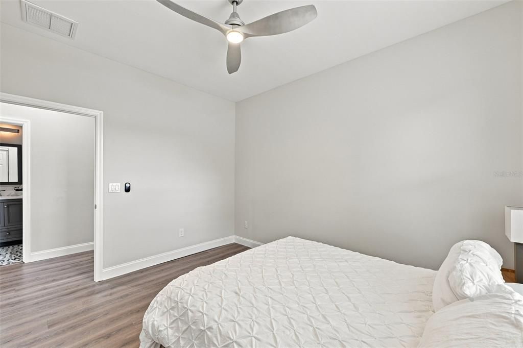 For Rent: $3,695 (3 beds, 2 baths, 1550 Square Feet)