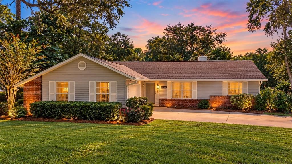 For Sale: $259,900 (3 beds, 2 baths, 1311 Square Feet)