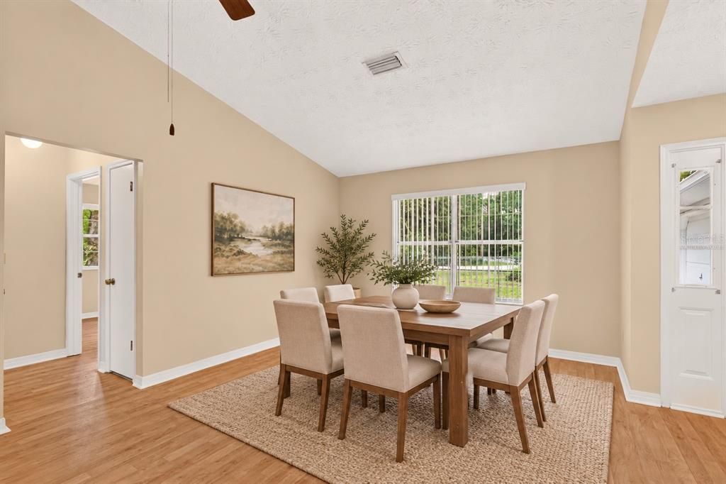 For Sale: $259,900 (3 beds, 2 baths, 1311 Square Feet)