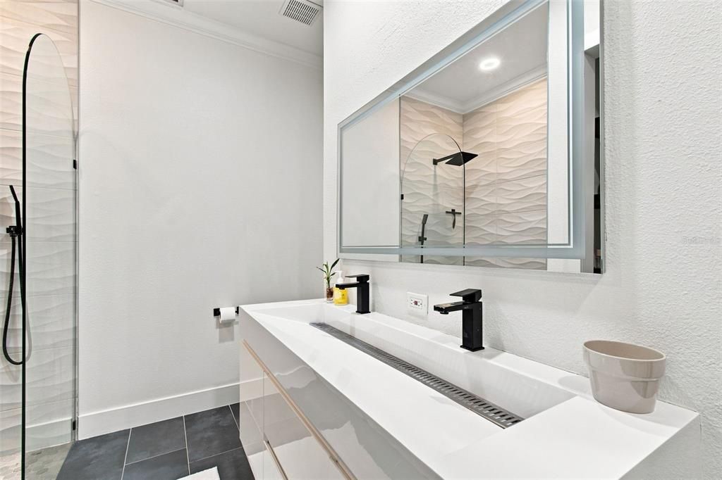 For Sale: $374,900 (4 beds, 2 baths, 1623 Square Feet)