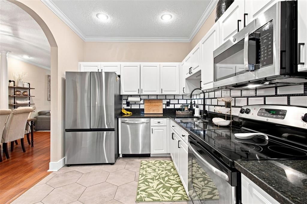 For Sale: $374,900 (4 beds, 2 baths, 1623 Square Feet)