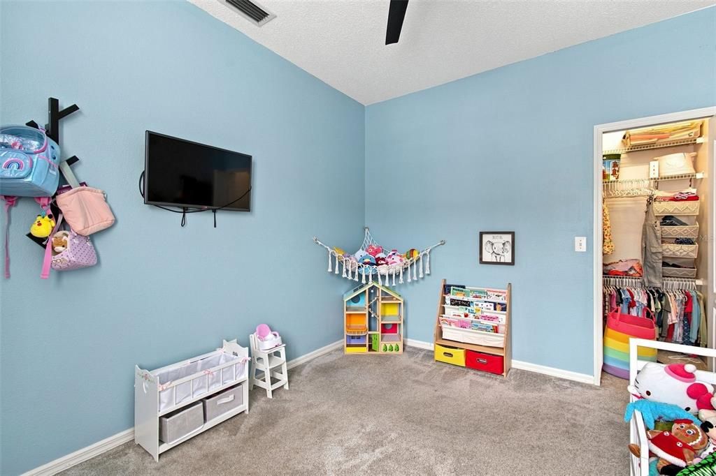 For Sale: $374,900 (4 beds, 2 baths, 1623 Square Feet)
