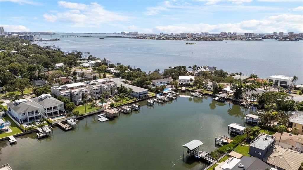 На продажу: $284,900 (2 спален, 1 ванн, 1018 Квадратных фут)