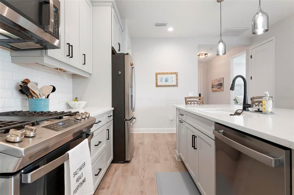 For Sale: $485,000 (3 beds, 2 baths, 1850 Square Feet)