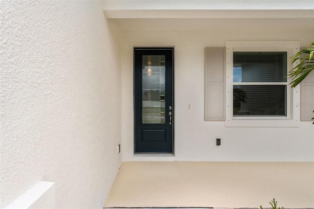 Activo con contrato: $405,500 (3 camas, 2 baños, 2148 Pies cuadrados)