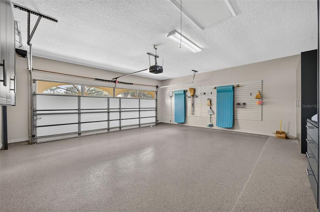 En Venta: $675,000 (4 camas, 2 baños, 3147 Pies cuadrados)